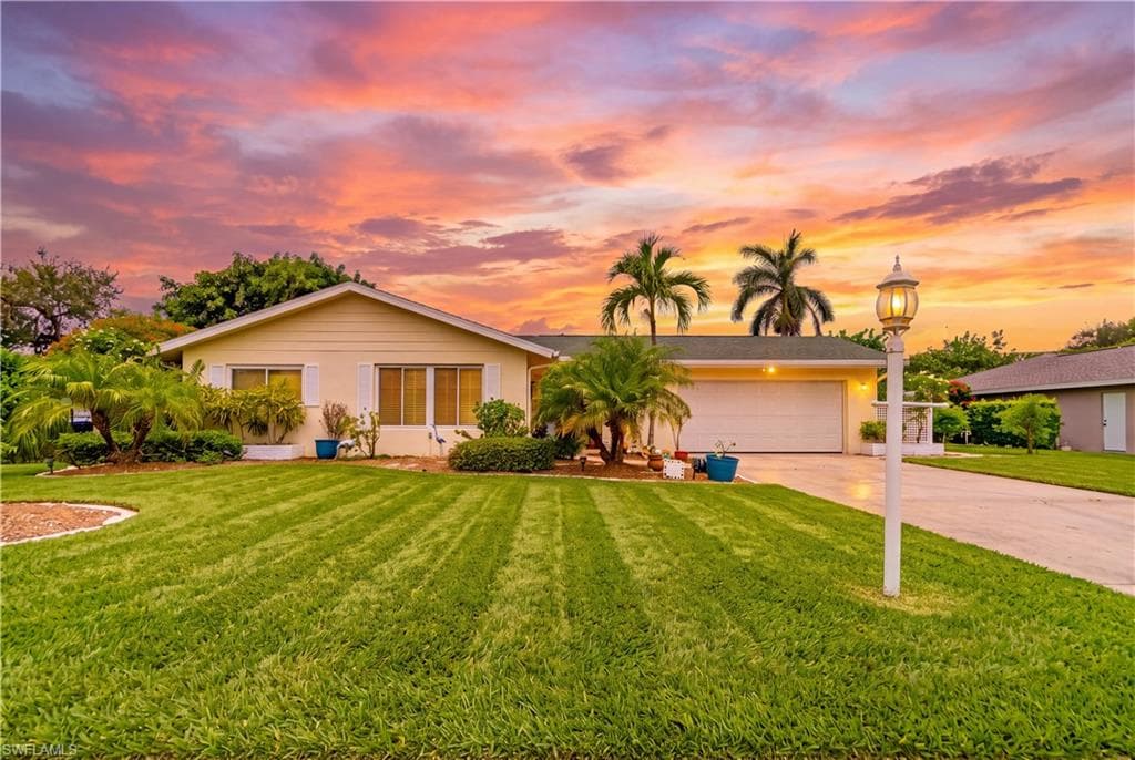 1352 Oaklawn CT-1
