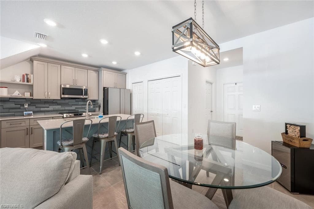 14195 Oviedo PL-12