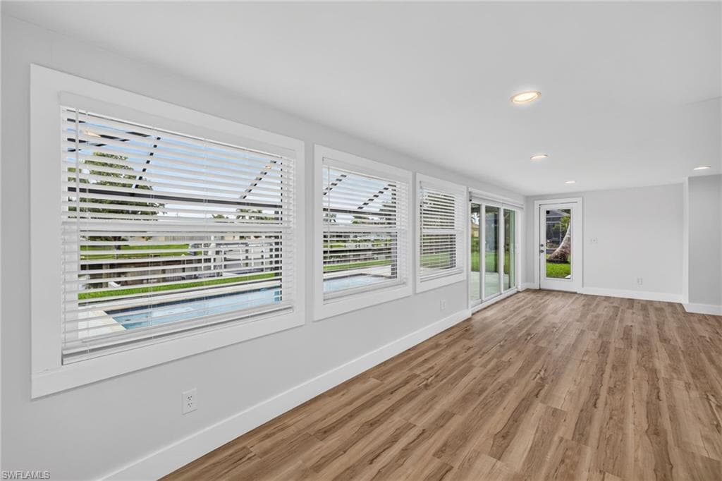 4957 Sorrento CT-6