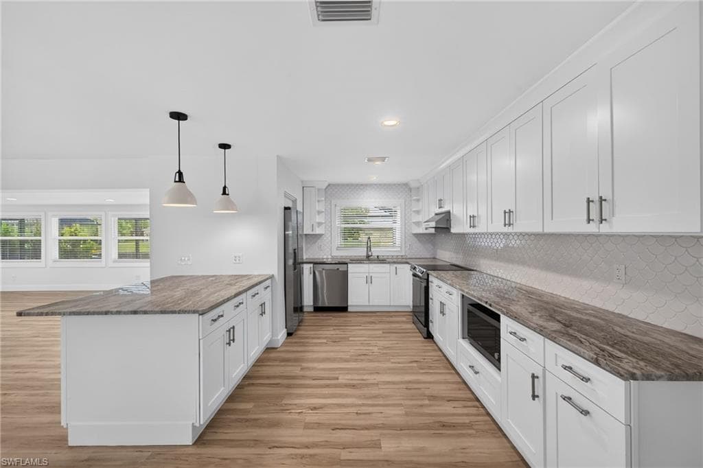 4957 Sorrento CT-10