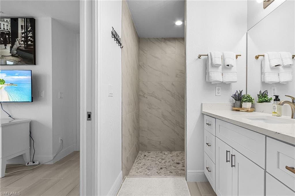 1803 Samantha Gayle WAY 109-23