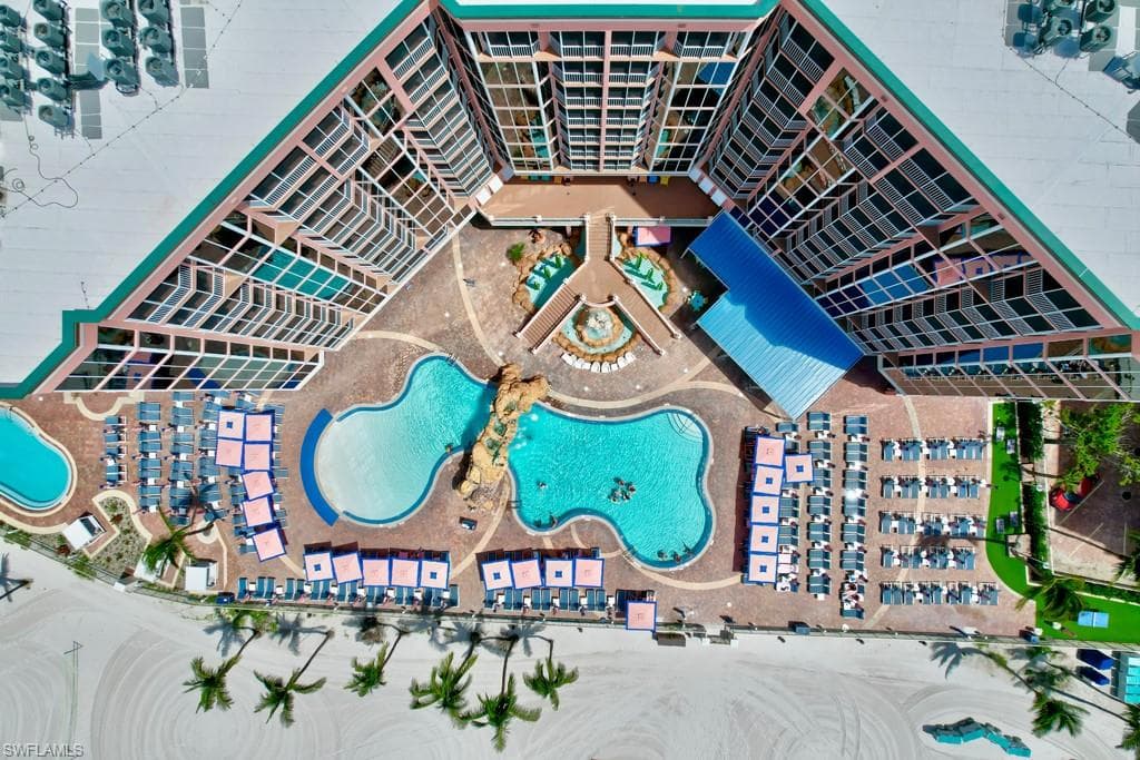 200 Estero BLVD 101-4