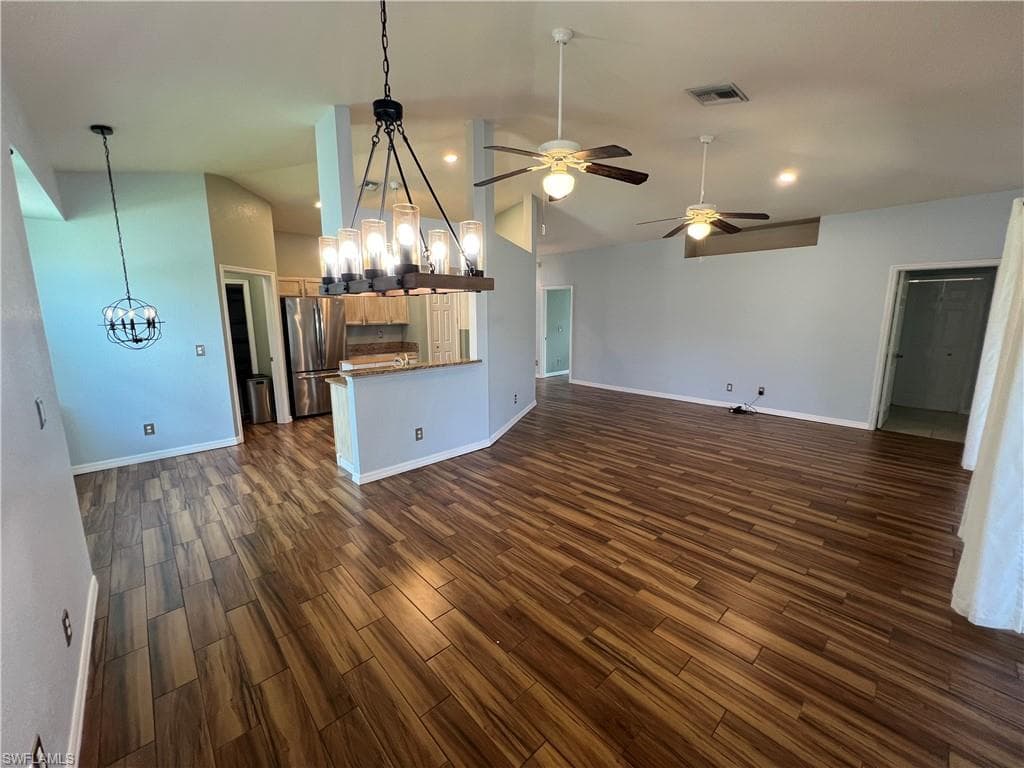 608 Crossfield CIR-7