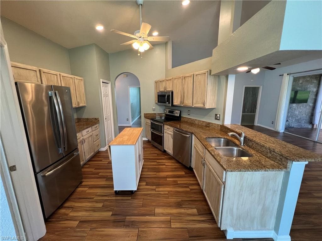 608 Crossfield CIR-9