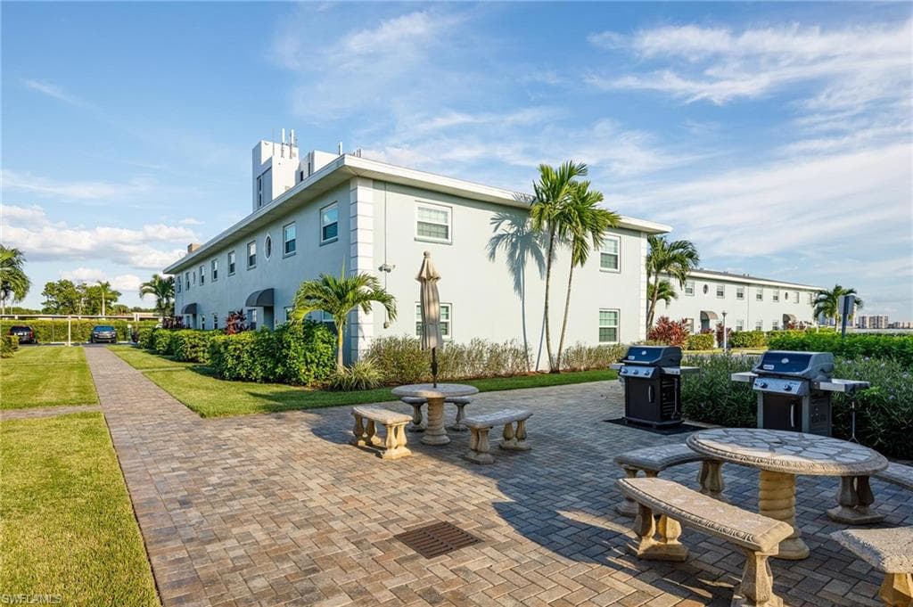 3322 N Key DR 2-7