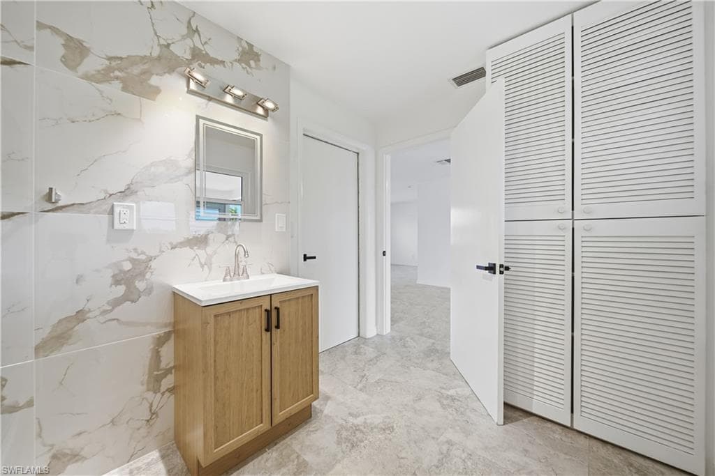 3106 SE 18th PL-9
