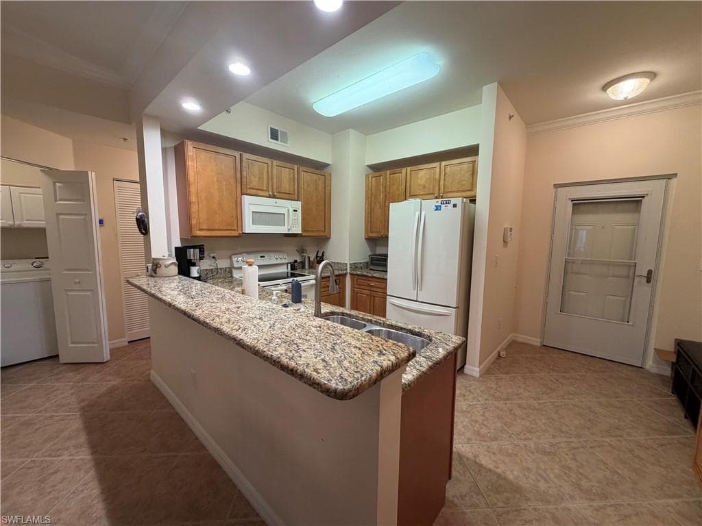 1096 Winding Pines CIR 102-7
