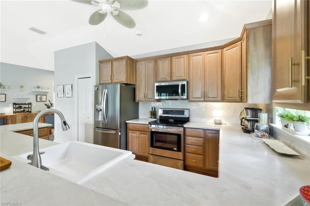 2130 Sunset CIR-13