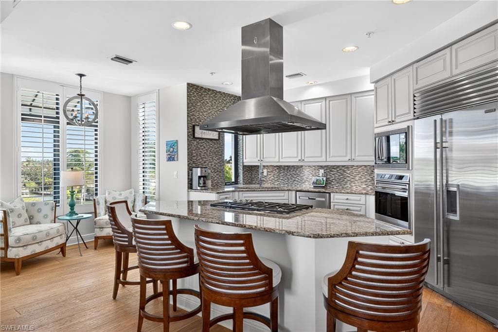 1540 5TH AVE S D305-9