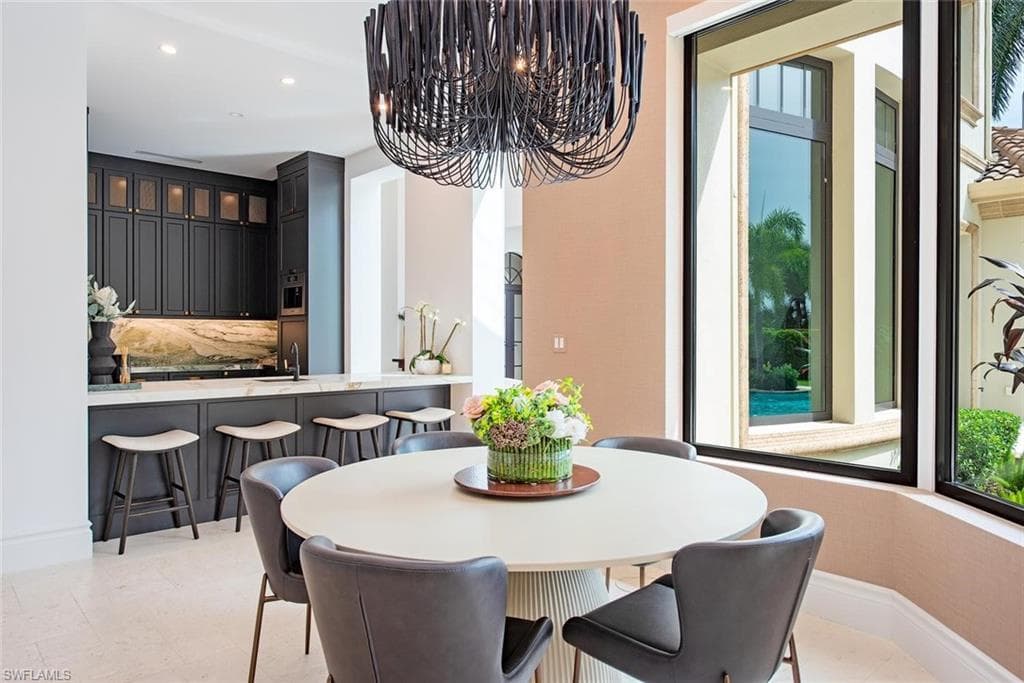 2581 ESCADA DR-17
