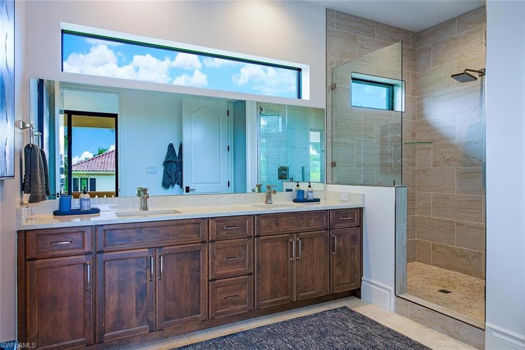 2581 ESCADA DR-32