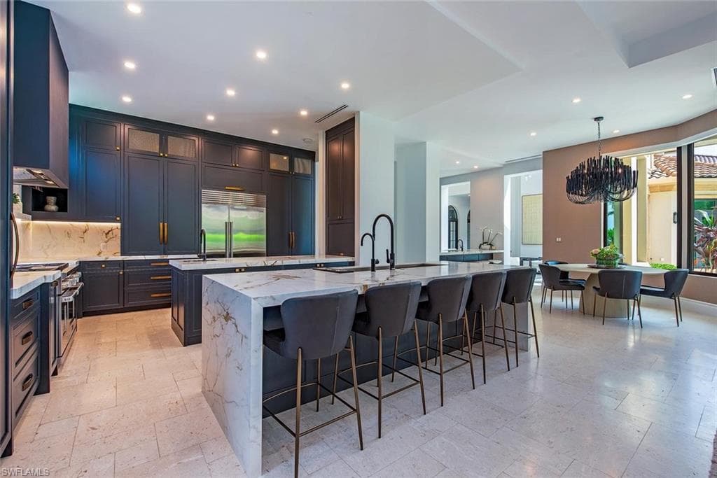 2581 ESCADA DR-5