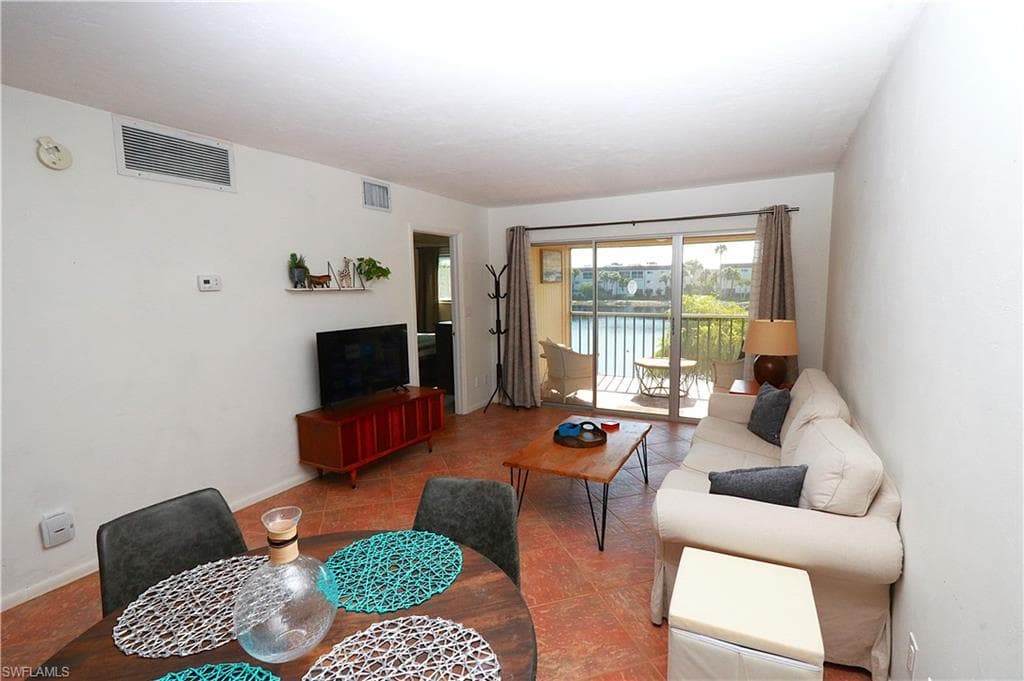 1004 Manatee RD H202-7