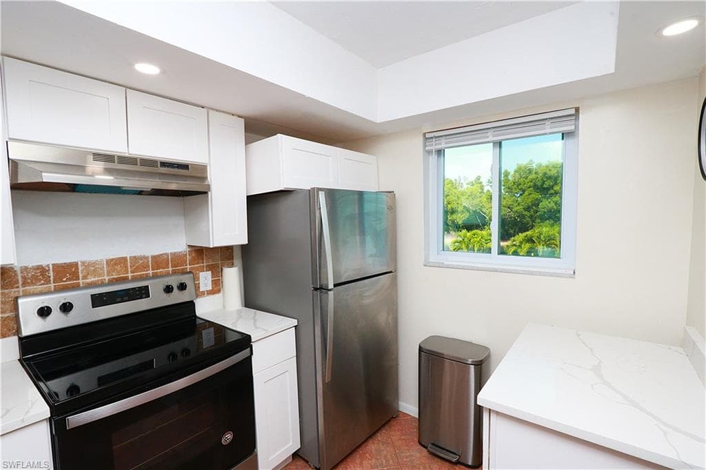 1004 Manatee RD H202-4