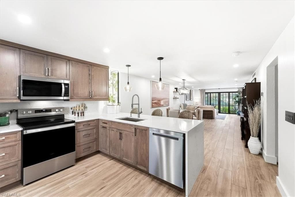 3219 Horse Carriage WAY 3-7