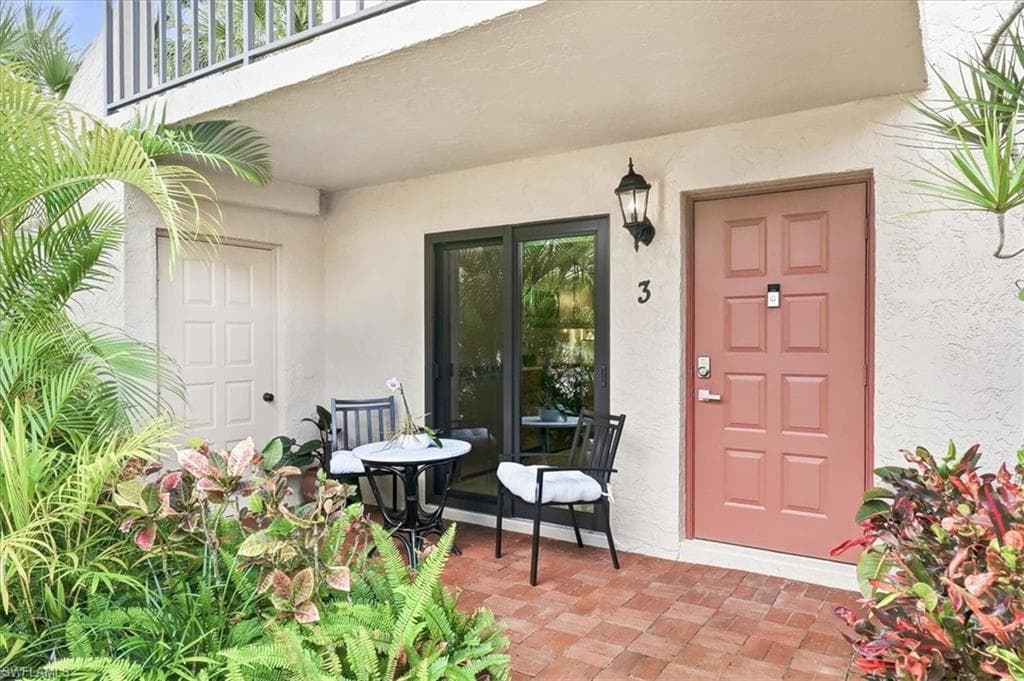 3219 Horse Carriage WAY 3-31
