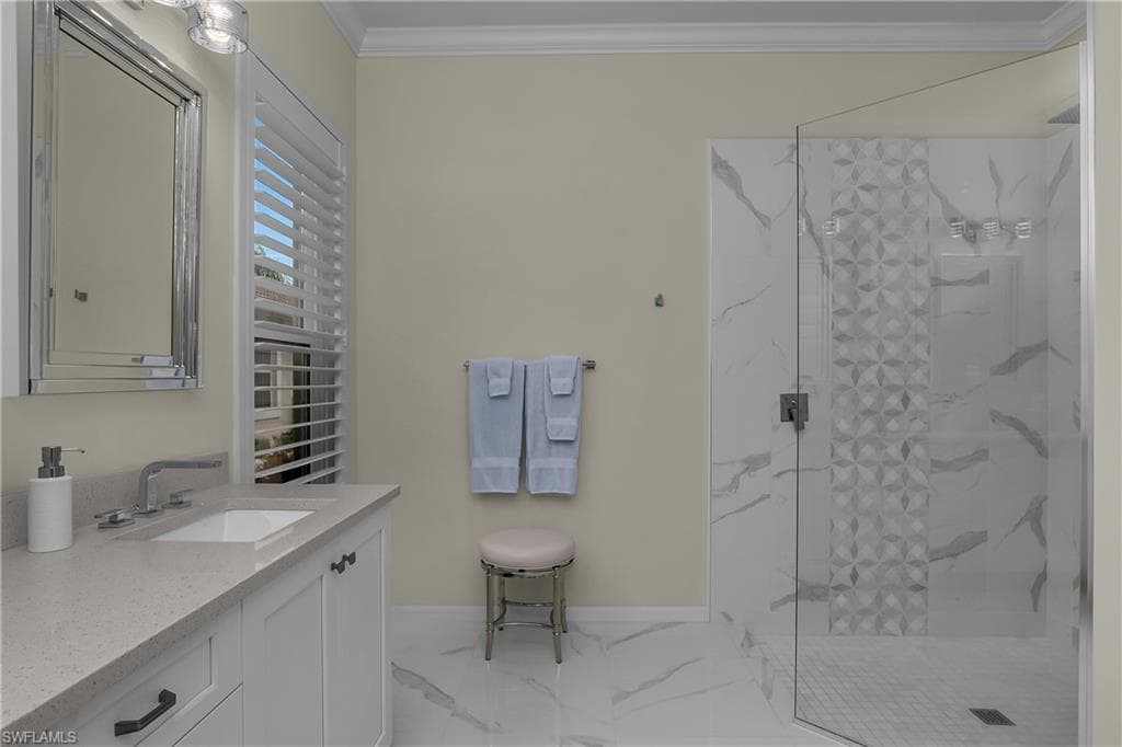 6099 Fairway CT-23