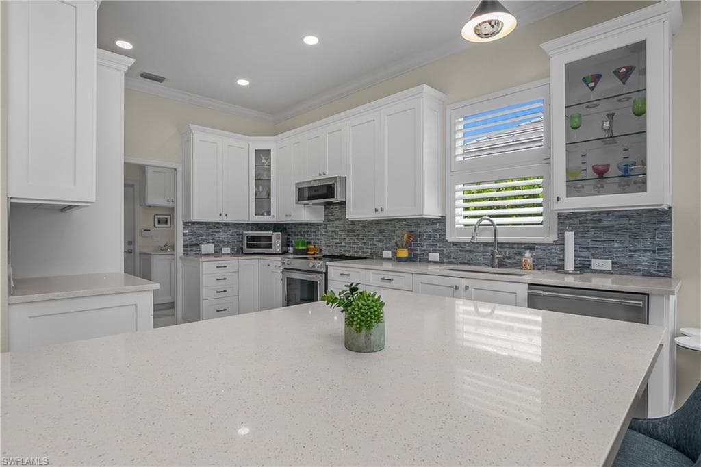 6099 Fairway CT-14