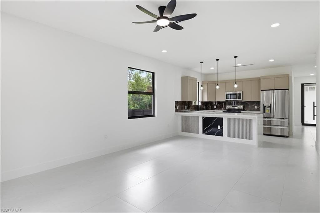 1151 Rachel ST E-19