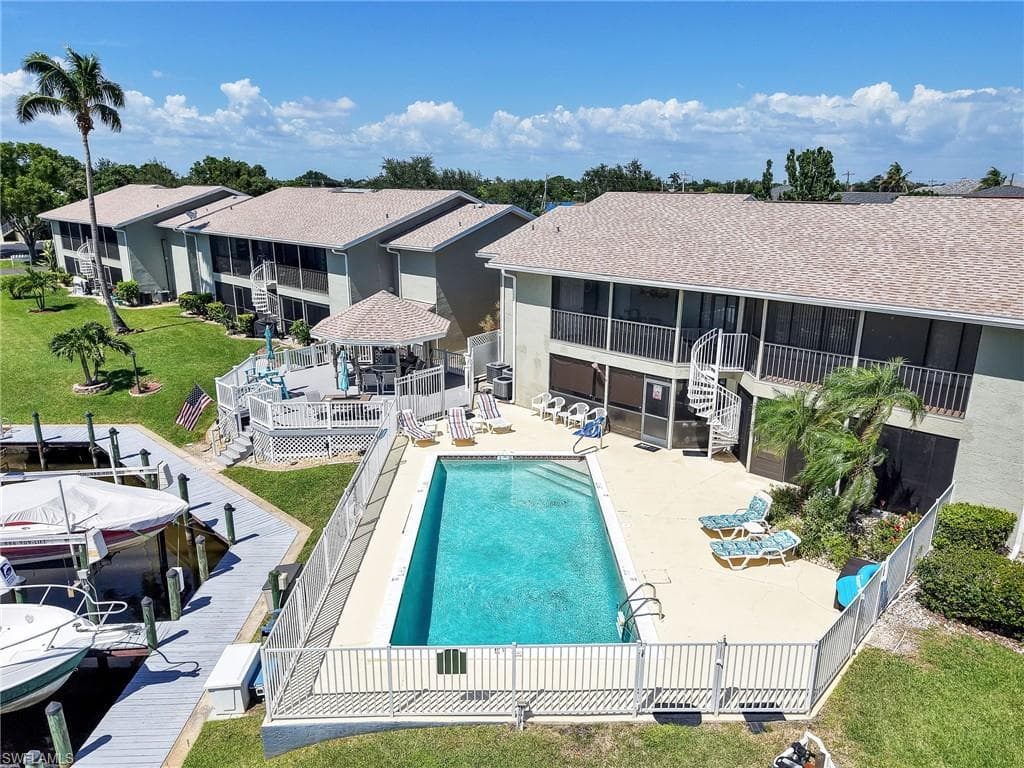 4708 SW 8th PL 205-16