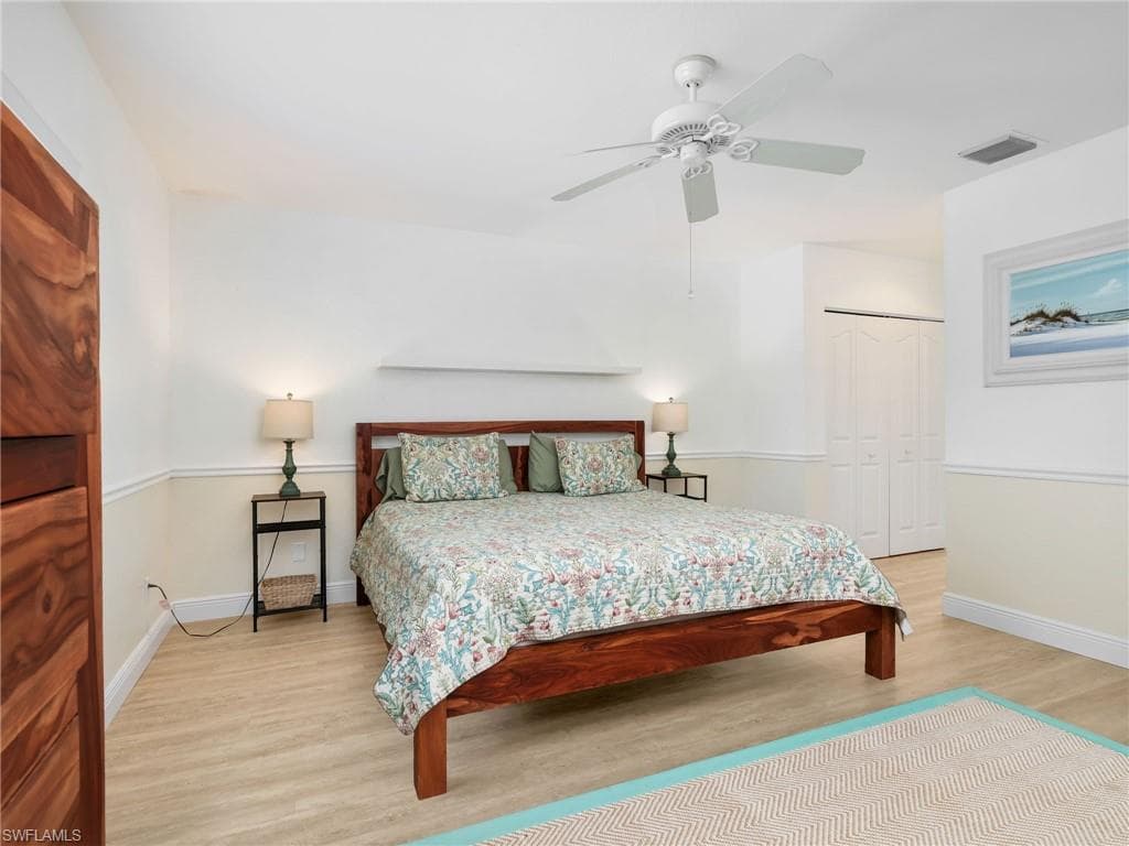 1100 Diamond CIR 1104-23