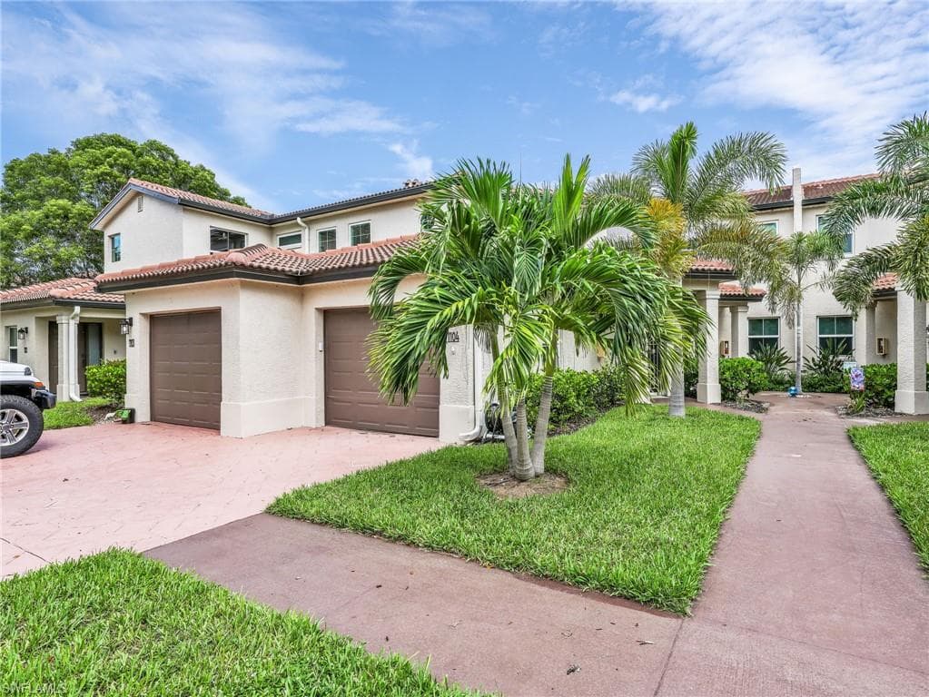 1100 Diamond CIR 1104-38
