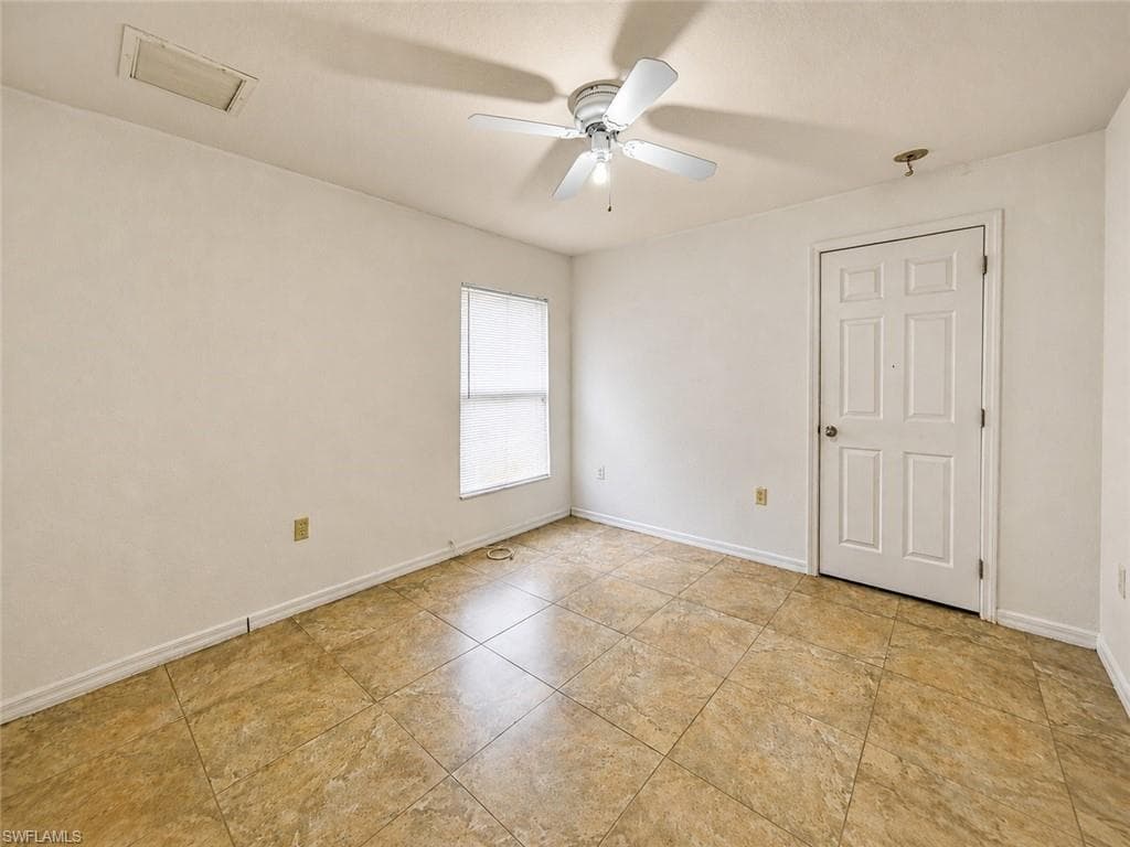 20 Hampton AVE-8