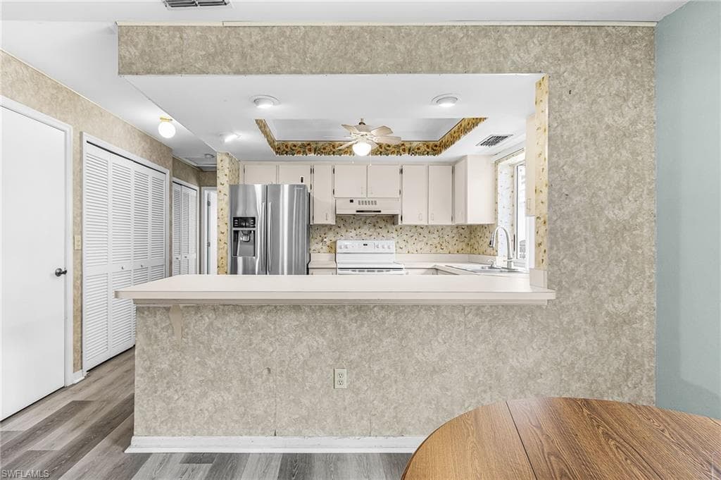 13721 Markham LN 4-7
