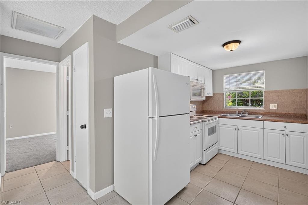 825 Courtington LN 2-10