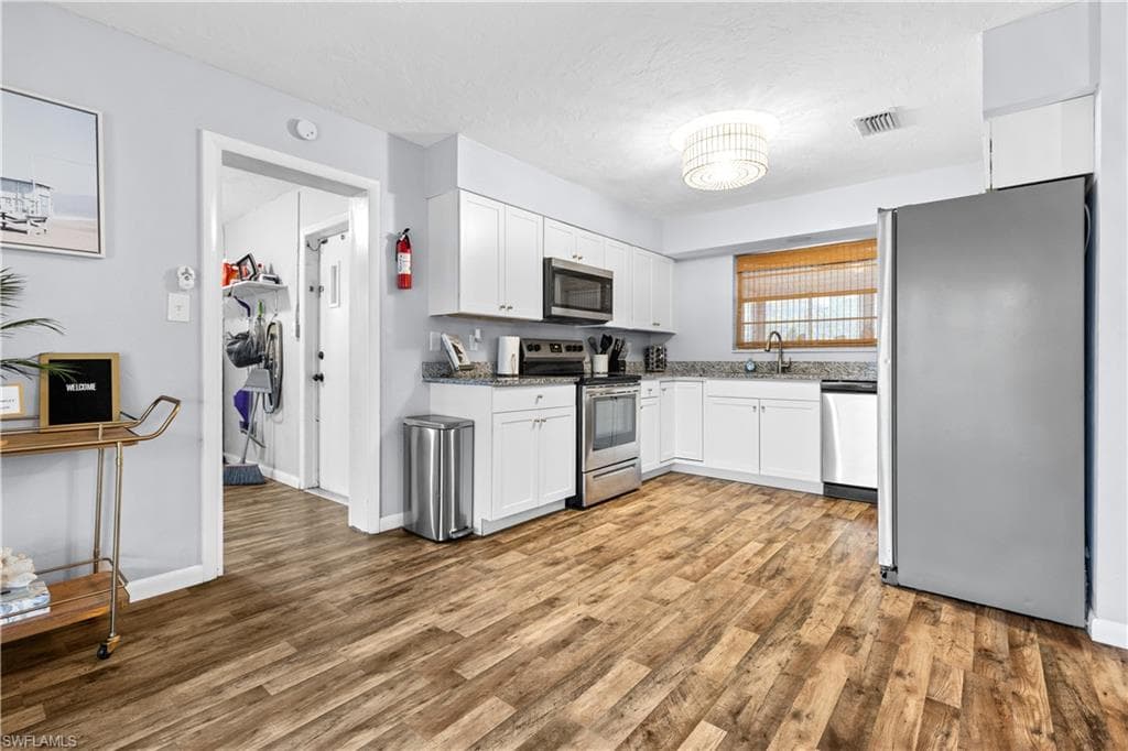 1930 Oakley AVE-17