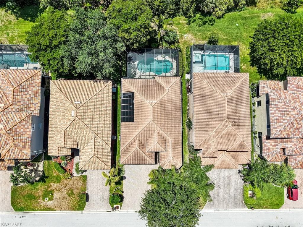 20504 Ardore LN-29