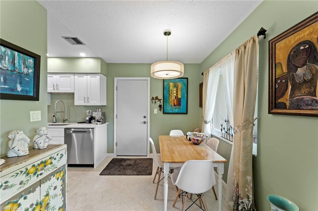 1212 Barnsdale ST-16