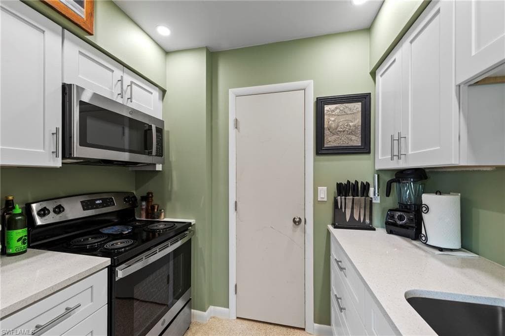 1212 Barnsdale ST-18