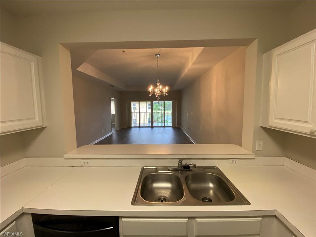 10010 Maddox LN 315-11