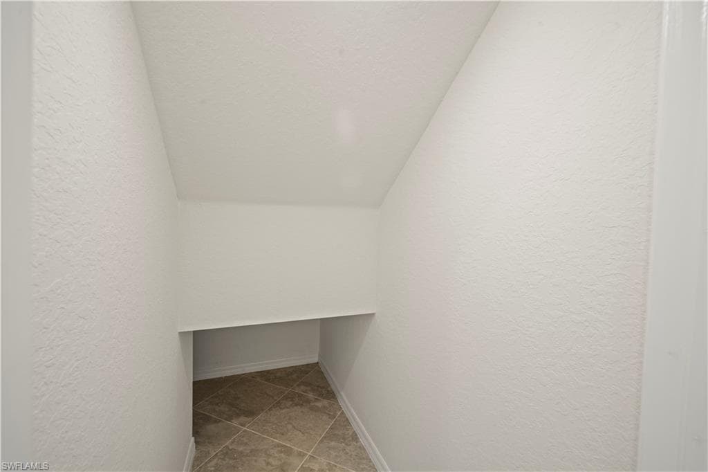 4234 bluegrass DR-28
