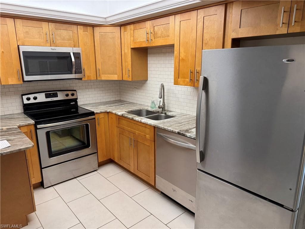 12481 McGregor BLVD 1-11