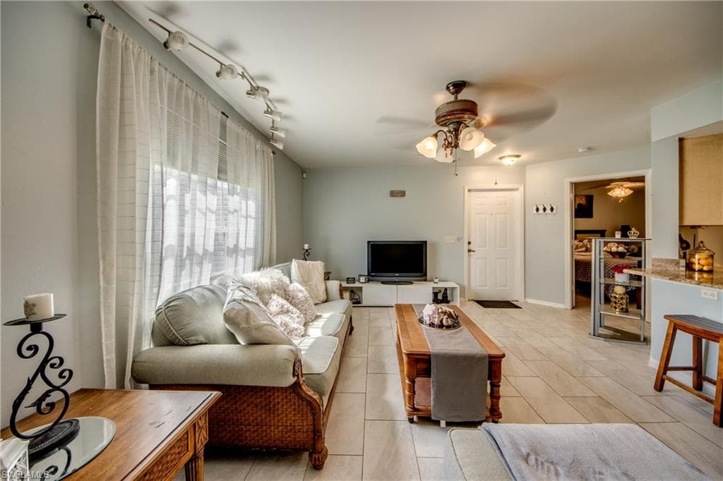 1761 Four Mile Cove PKWY 513-11