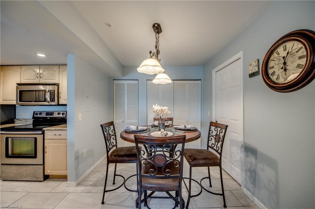 1761 Four Mile Cove PKWY 513-14