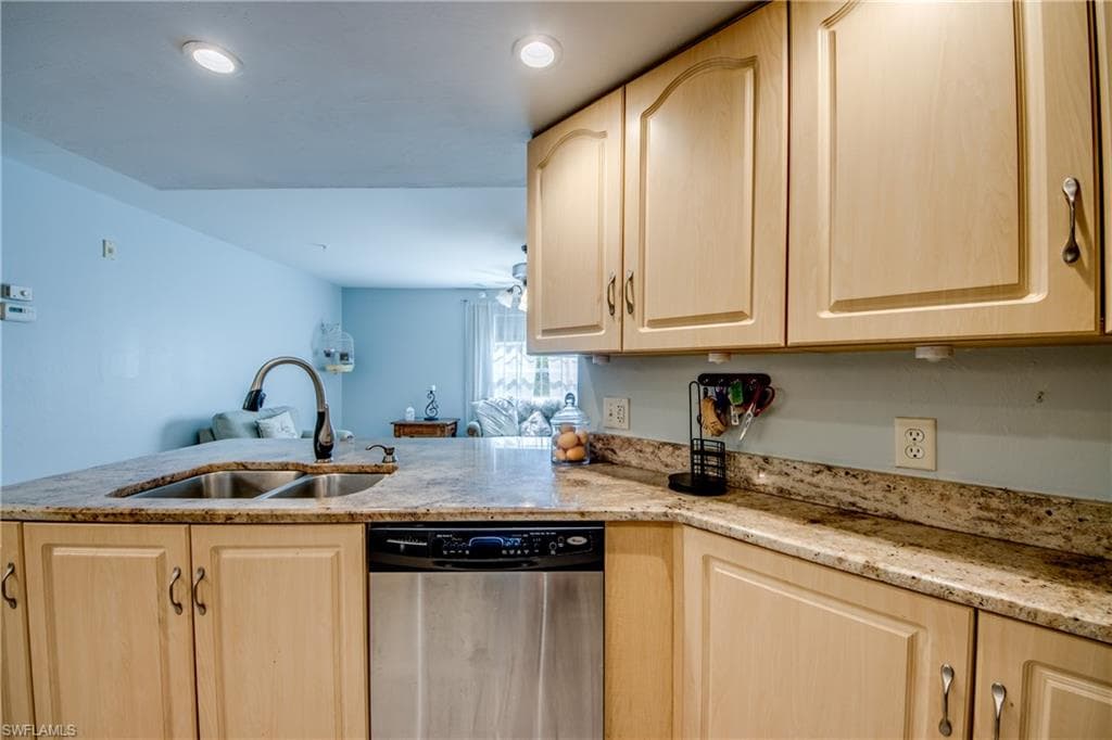 1761 Four Mile Cove PKWY 513-24