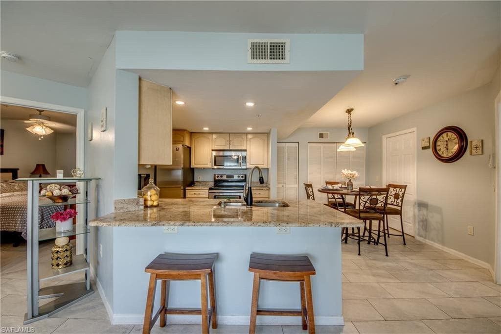 1761 Four Mile Cove PKWY 513-20