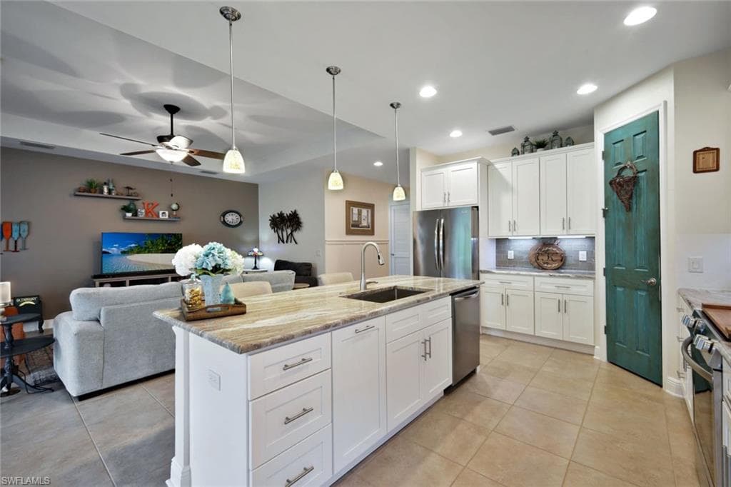 8554 Banyan Bay BLVD-13