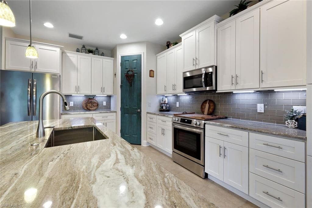 8554 Banyan Bay BLVD-12