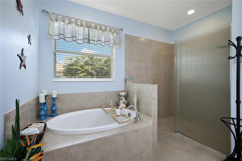 8554 Banyan Bay BLVD-18