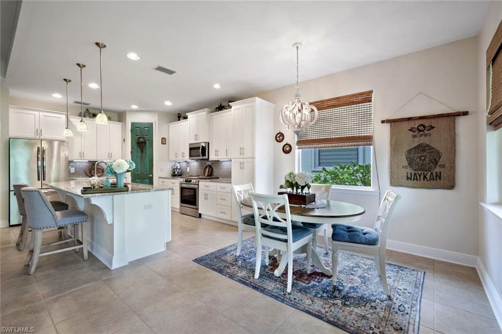 8554 Banyan Bay BLVD-15