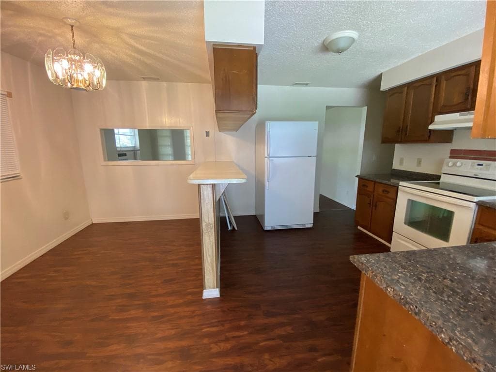 7906 Suncoast DR-5