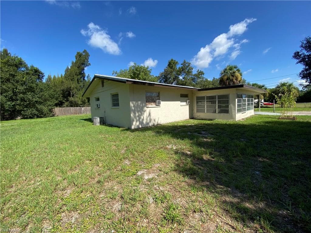 7906 Suncoast DR-29
