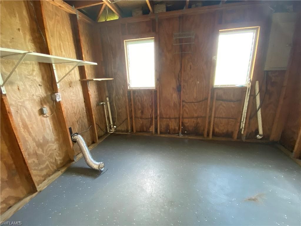 7906 Suncoast DR-25