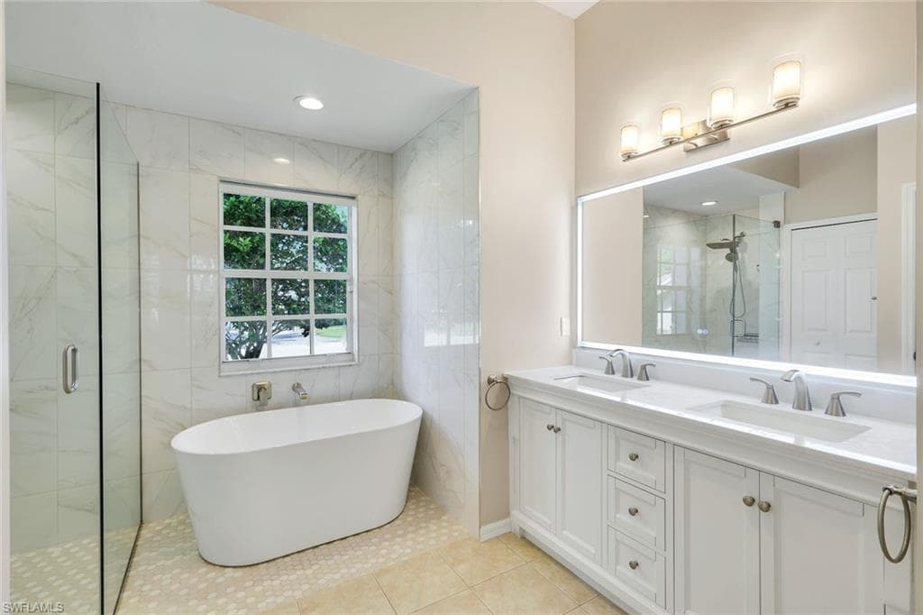 8748 Lake CIR-22