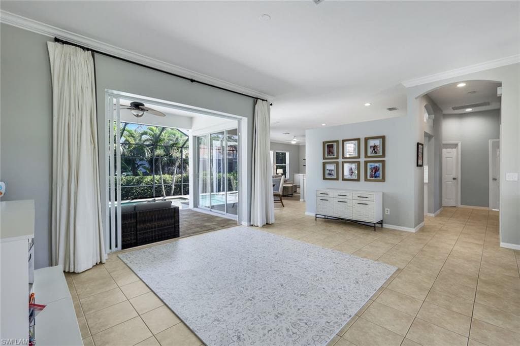 8748 Lake CIR-7