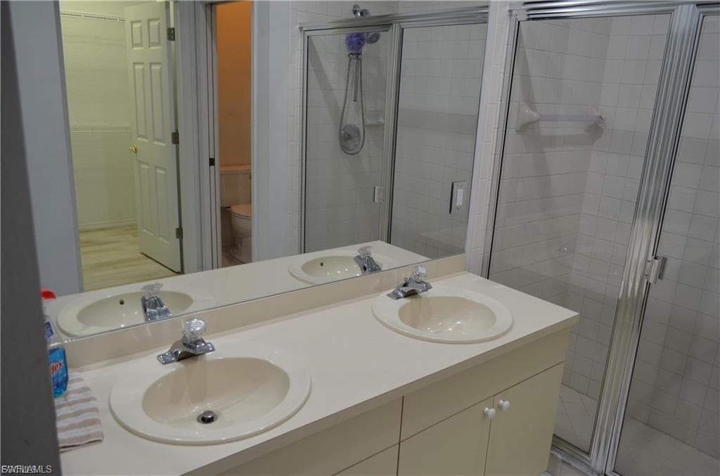 1702 Emerald Cove DR-11